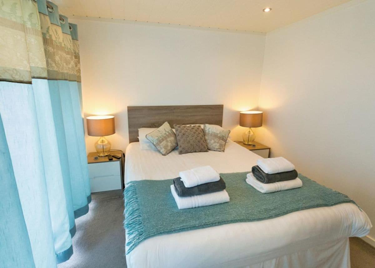 Fishguard Bay Resort Llanllawer Exterior foto